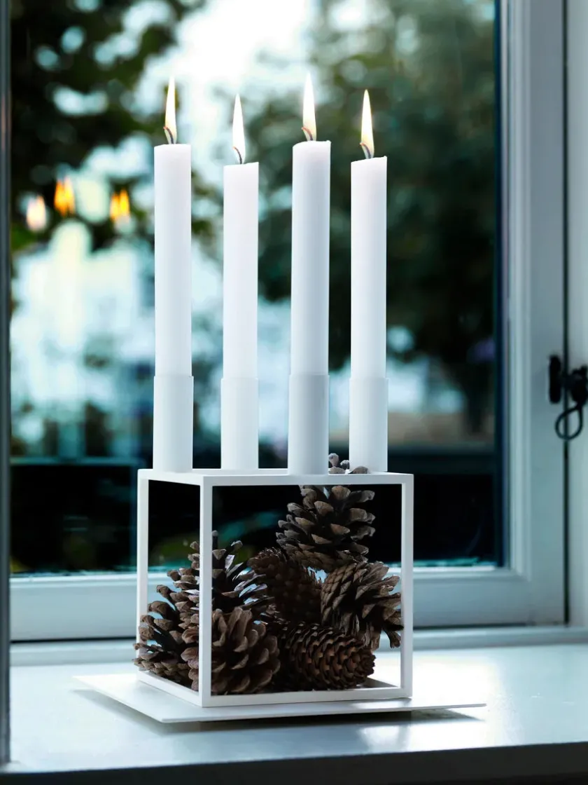 Audo Copenhagen Kubus 4 Lysestage, hvid fra> Adventsstager|Lysestager