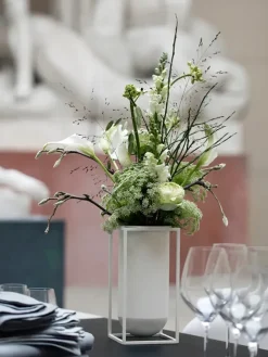 Audo Copenhagen Kubus Vase Lolo, hvid fra> Vaser