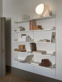 New Works Library Shelf fra> Hylder