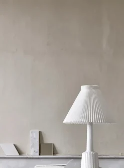 Le Klint Lille Esben Klint bordlampe fra Lyngby Porcelæn><noscript><img width=