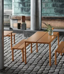 Muuto Linear Steel Bench, 110 cm fra> Havebænke