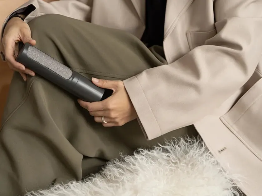 Steamery Stockholm Lint Brush, Dark Grey fra> Gaver Til Ham