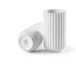 Lyngby Porcelæn Lyngbyvasen i lilla, H20,5 cm fra><noscript><img width=