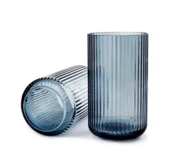 Lyngby Porcelæn Lyngbyvasen i rød, H15,5 cm fra><noscript><img width=