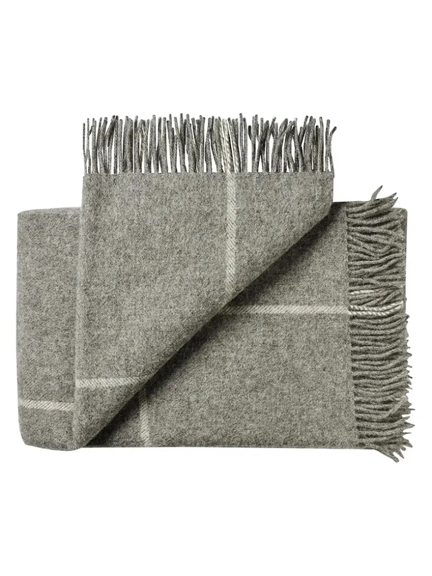 Silkeborg Uldspinderi Mandø Plaid, nordic grey fra> Puder Og Plaider
