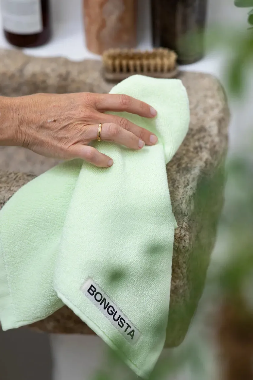 Bongusta Naram towel - Soft Fuchsia fra> Badeværelsestekstiler