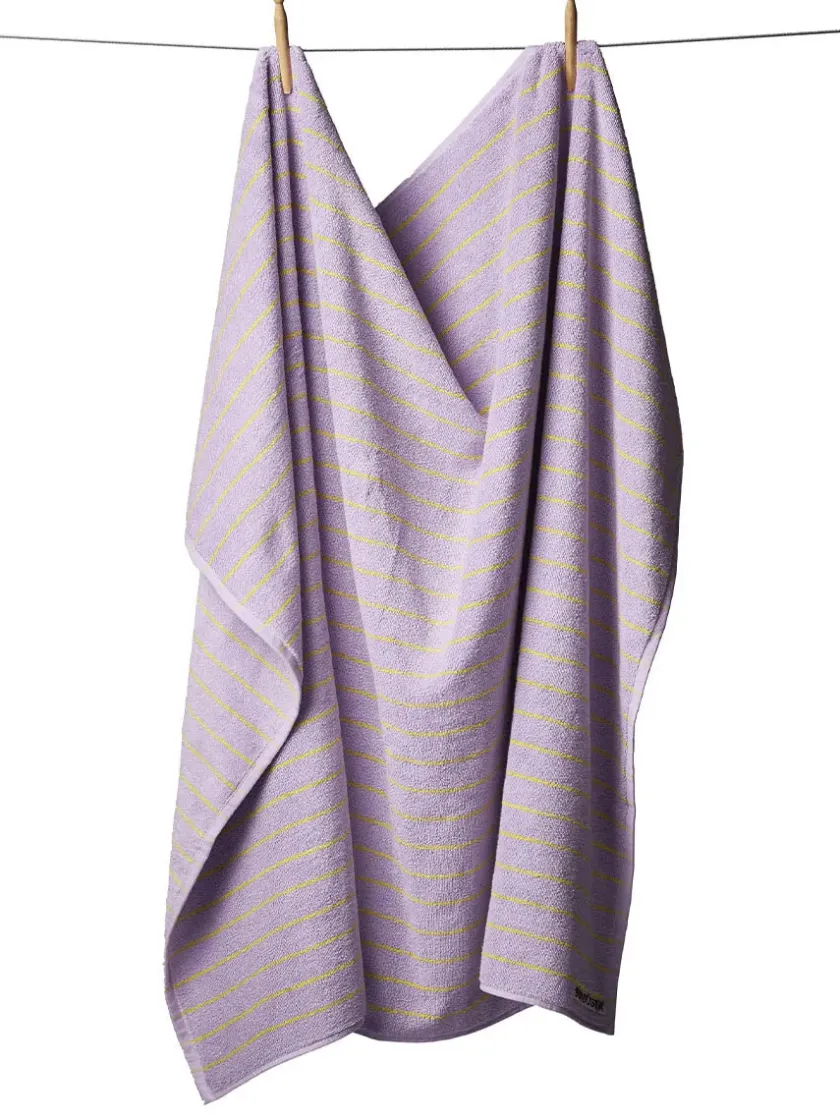 Bongusta Naram towel - Soft Fuchsia fra> Badeværelsestekstiler