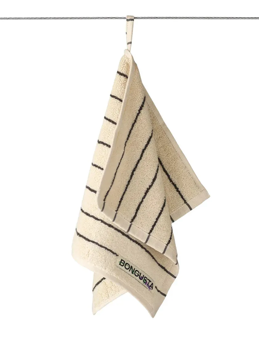 Bongusta Naram towel - Soft Fuchsia fra> Badeværelsestekstiler