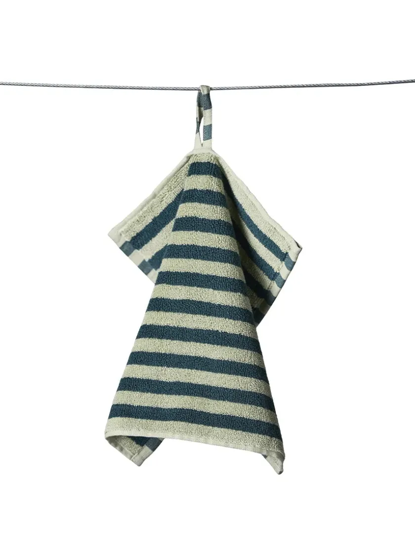 Bongusta Naram towel - Soft Fuchsia fra> Badeværelsestekstiler