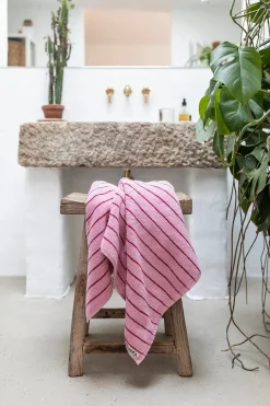 Bongusta Naram towel - Soft Fuchsia fra><noscript><img width=