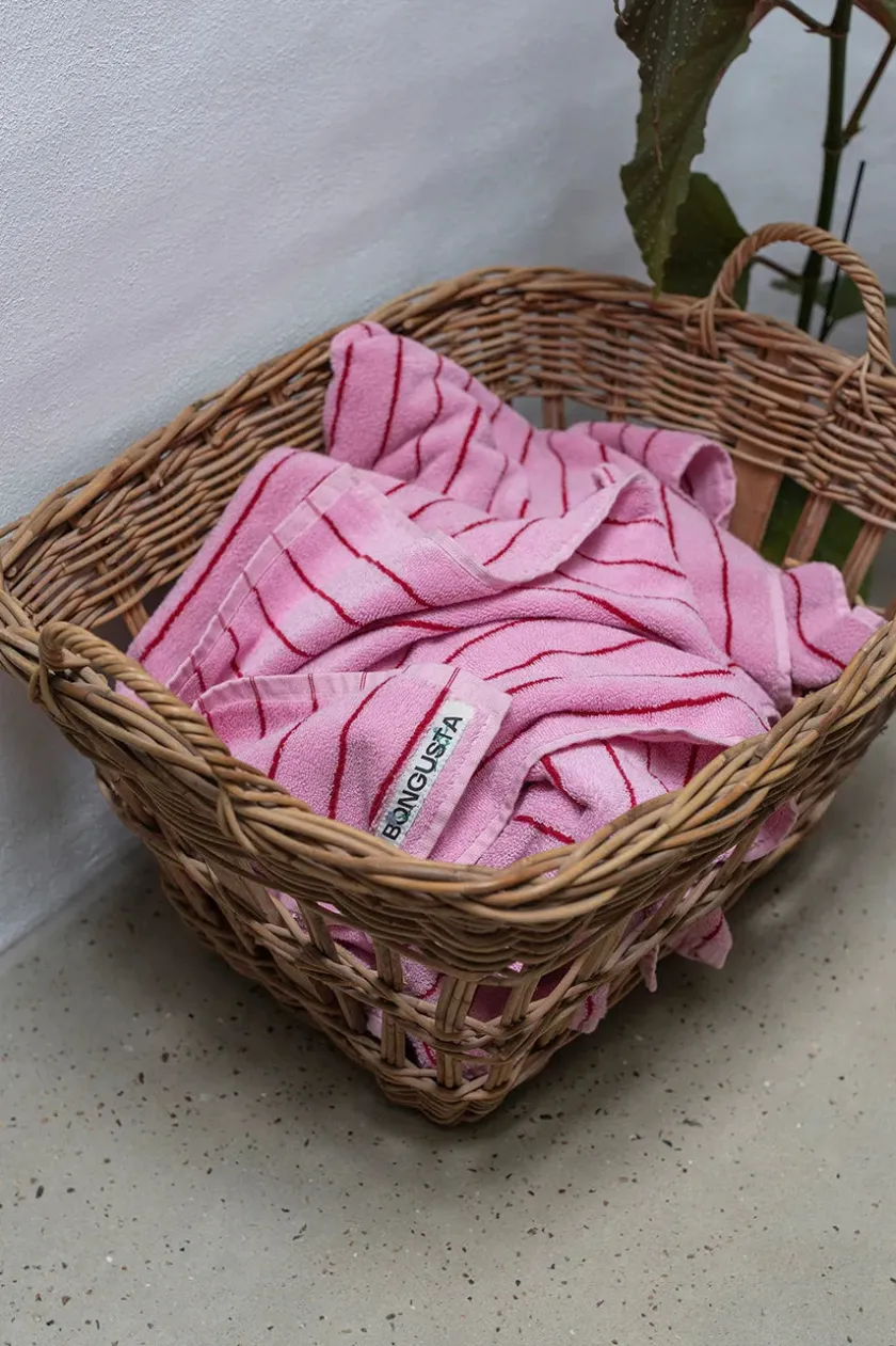 Bongusta Naram towel - Soft Fuchsia fra> Badeværelsestekstiler