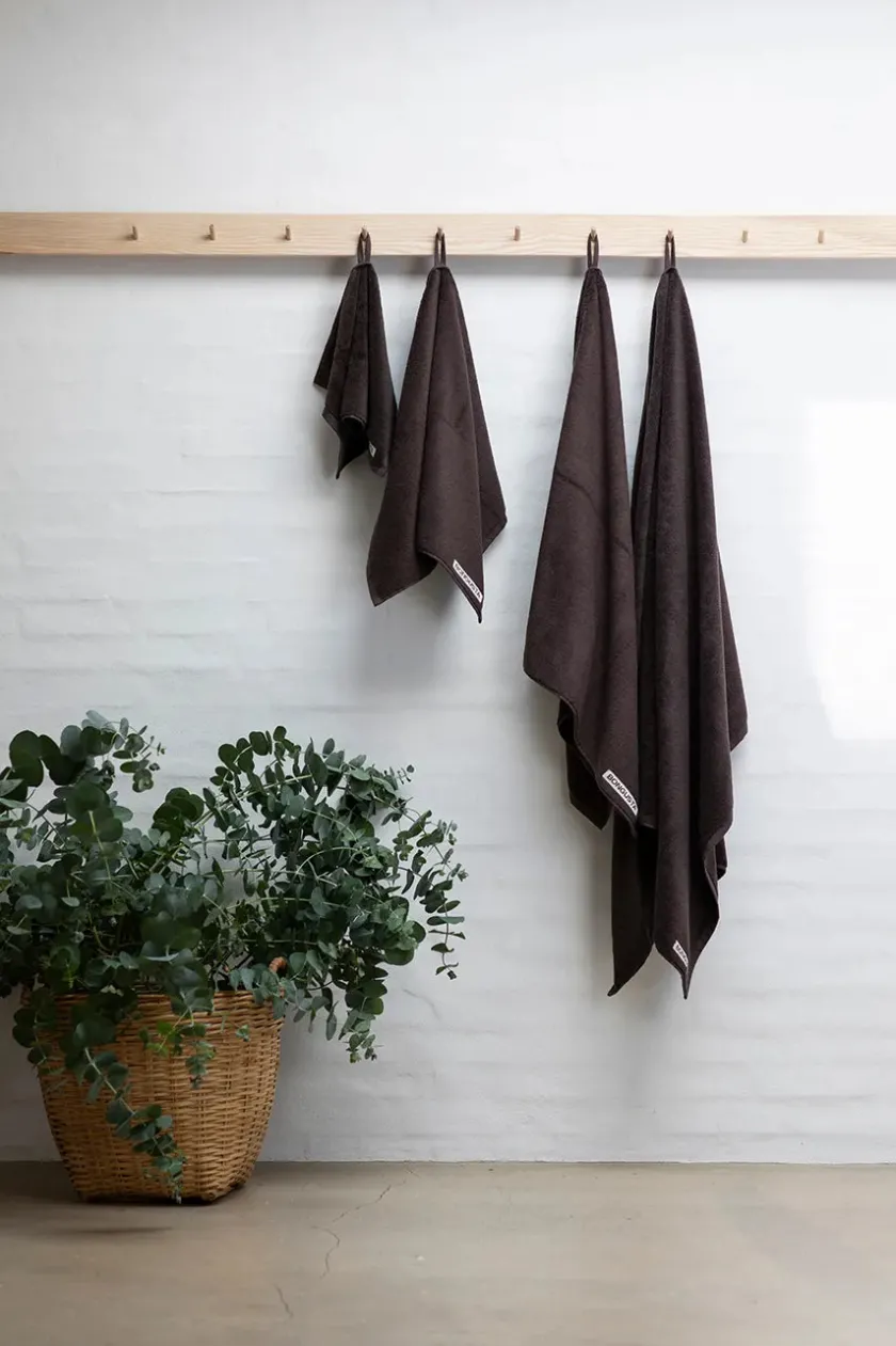 Bongusta Naram towel - Soft Fuchsia fra> Badeværelsestekstiler