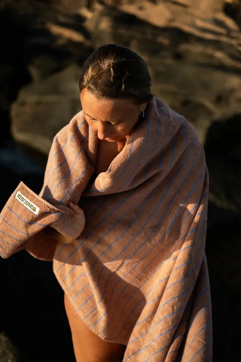 Bongusta Naram towel - Soft Fuchsia fra> Badeværelsestekstiler