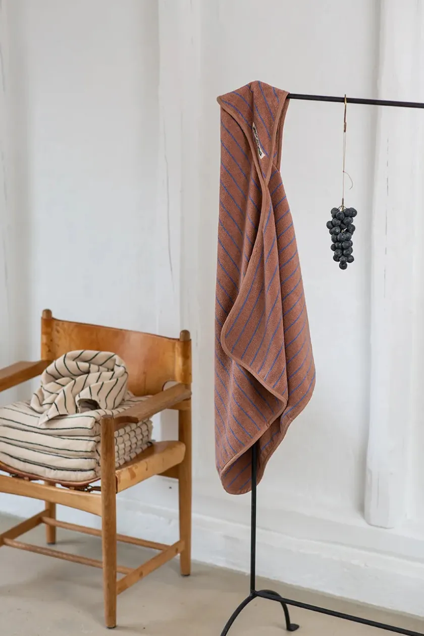 Bongusta Naram towel - Soft Fuchsia fra> Badeværelsestekstiler