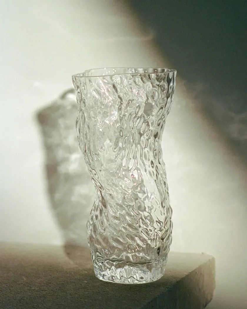 Hein Studio Ostrea Vase, midnight blue fra> Gaver Til Hende|Vaser