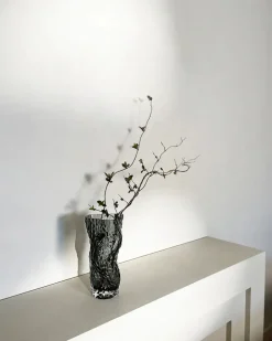Hein Studio Ostrea Vase, midnight blue fra><noscript><img width=