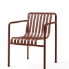 HAY Palissade Dining Armchair, iron red fra> Havestole