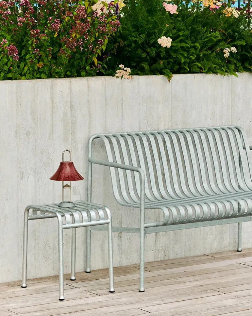 HAY Palissade Dining Bench Armrest, Deep Blue fra> Havebænke