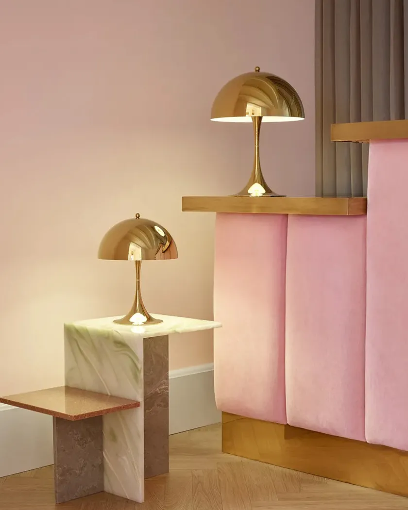 Louis Poulsen Panthella 320 bordlampe, messing af Verner Panton> Spots