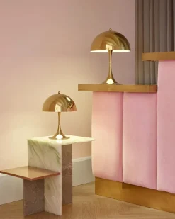 Louis Poulsen Panthella 250 bordlampe, opal af Verner Panton><noscript><img width=