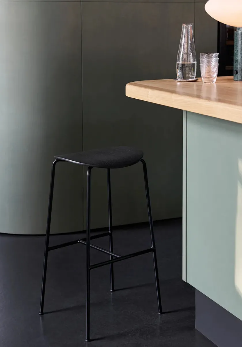 &Tradition Pavilion Counter Stool AV37 fra> Barstole