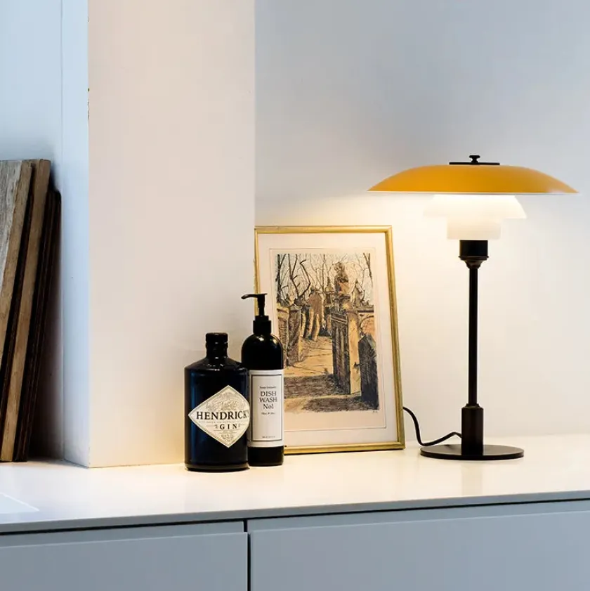 Louis Poulsen PH 3½-2½ Bordlampe, gul af Poul Henningsen> Spots