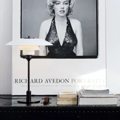 Louis Poulsen PH 3½-2½ bordlampe, hvid af Poul Henningsen> Spots
