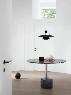 Louis Poulsen PH 5 pendel, monokrom af Poul Henningsen><noscript><img width=