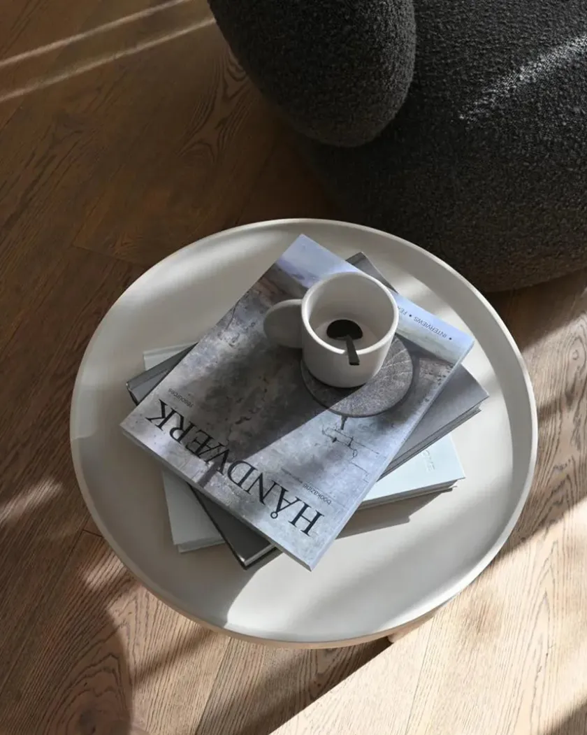 101 Copenhagen Phantom Table Tall fra> Sideborde Og Små Borde