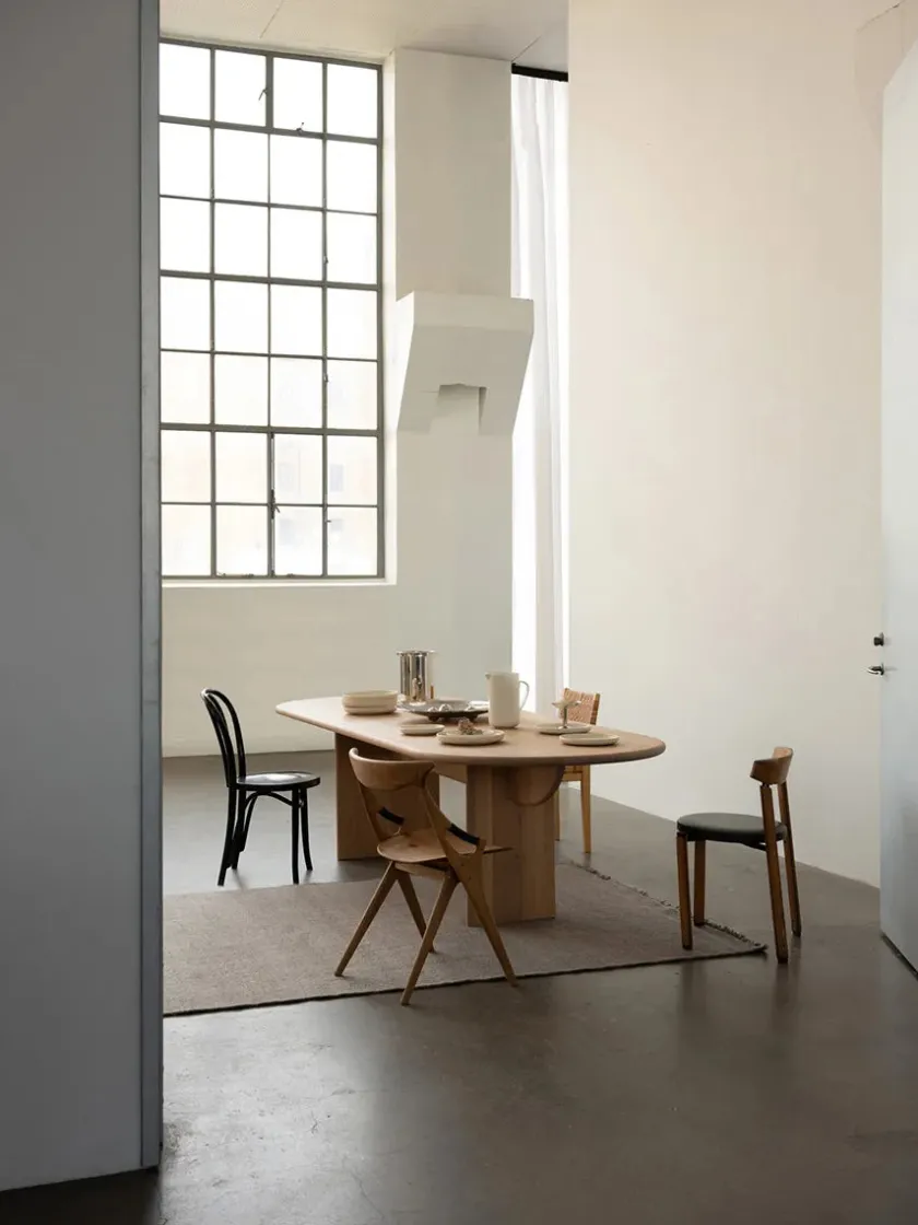 Louise Roe Pillabout Dining Table, 300x100 cm fra> Spiseborde