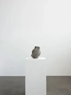 Louise Roe Pirout Vase 01, ceramic fra><noscript><img width=