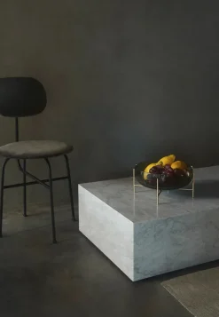 Audo Copenhagen Plinth Low Black Nero Marquina marmor fra><noscript><img width=