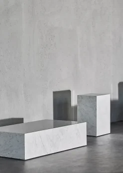 Audo Copenhagen Plinth Tall Black Nero Marquina marmor fra><noscript><img width=