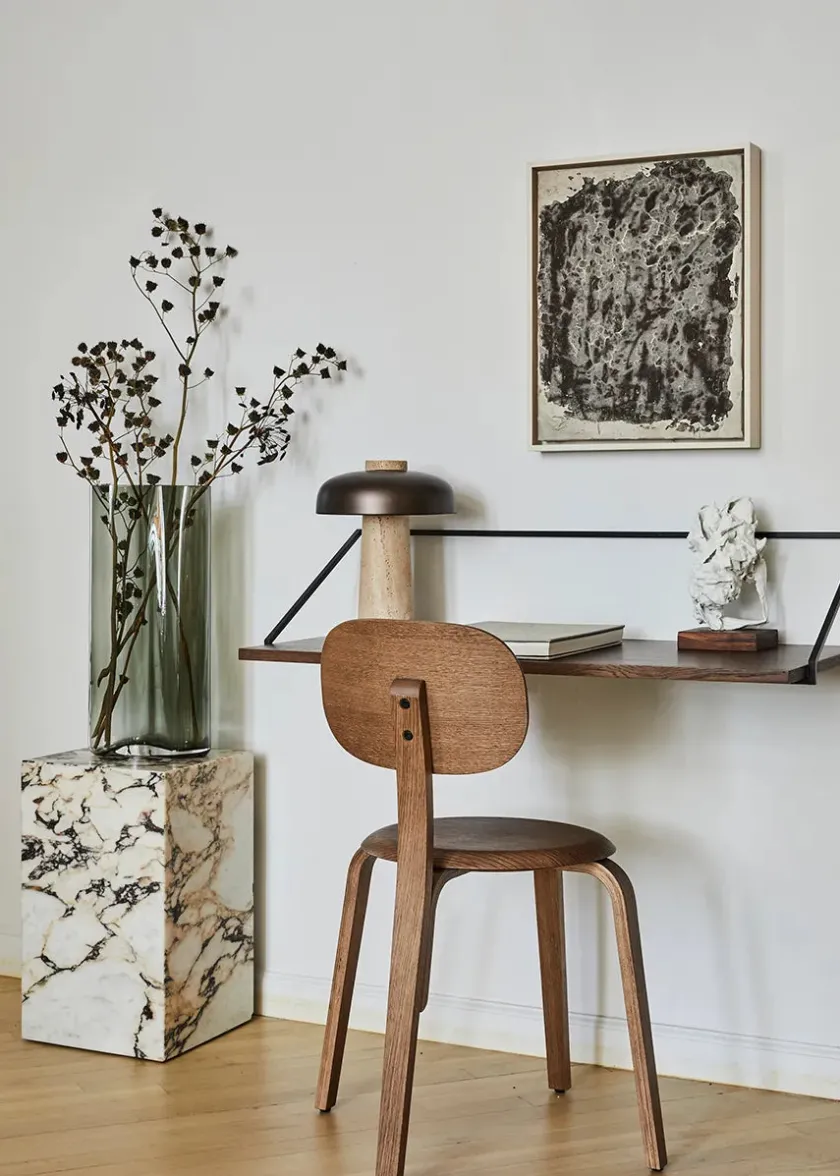 Audo Copenhagen Plinth Tall, grey galaxy marble fra> Sideborde Og Små Borde