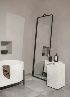 Audo Copenhagen Plinth Tall White Carrara marmor fra> Sideborde Og Små Borde