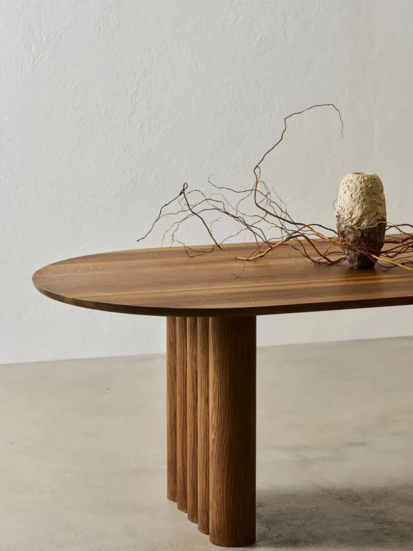 DK3 Plush Table Oval fra> Spiseborde