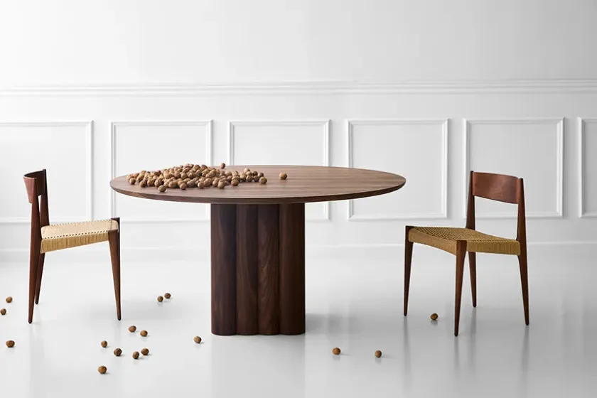 DK3 Plush Table Round fra> Spiseborde