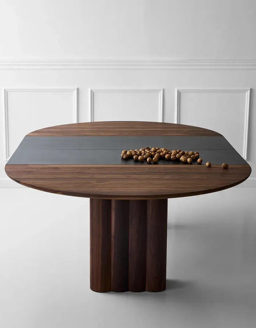 DK3 Plush Table Round fra> Spiseborde