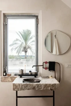 Ferm Living Pond Mirror lille, Dark Chrome fra><noscript><img width=