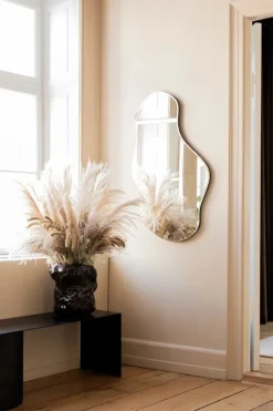 Ferm Living Pond Mirror stor, Dark Chrome fra> Gaver Til Hende|Spejle