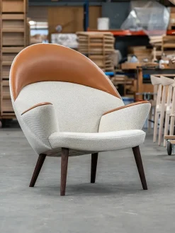PP Møbler PP521 Den Polstrede Påfugl af Hans J. Wegner> Loungestole|Lænestole