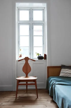 PP Møbler PP250 Jakkens Hvile af Hans J. Wegner><noscript><img width=