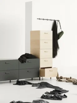 String Furniture Relief Kommode, bred fra String><noscript><img width=