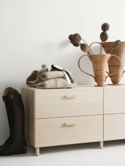 String Furniture Relief Kommode, bred fra String><noscript><img width=