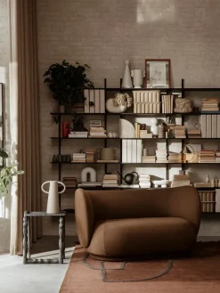 Ferm Living Rico Sofa 2, Utzon-Can Lis fra><noscript><img width=