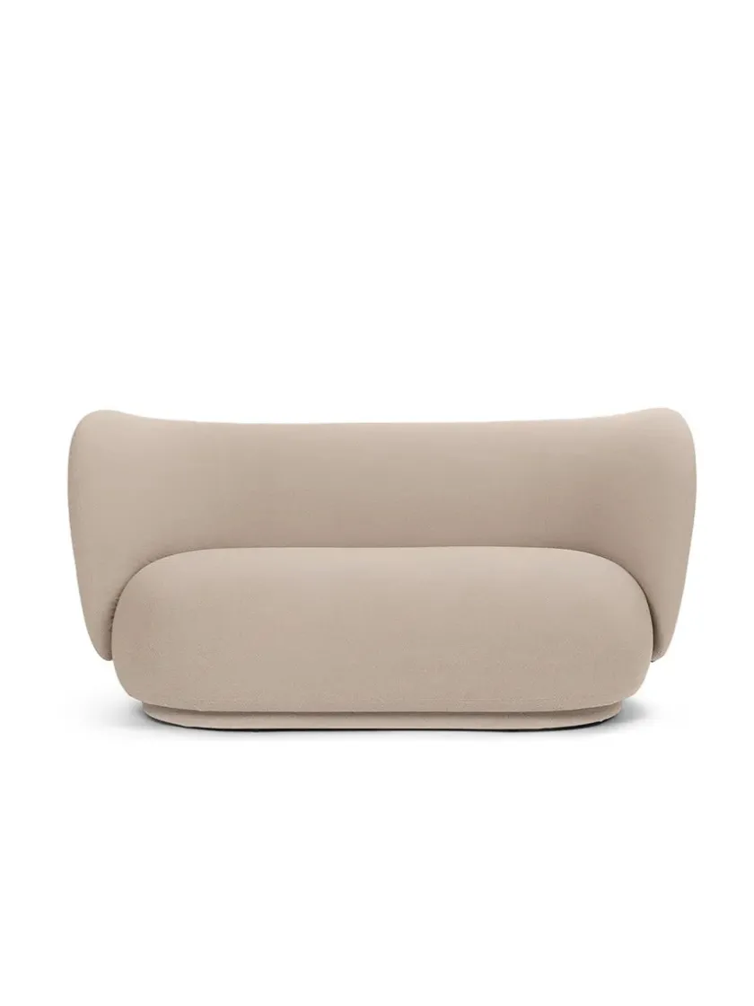 Ferm Living Rico Sofa 2-seater Cilla Taupe fra> Sofaer