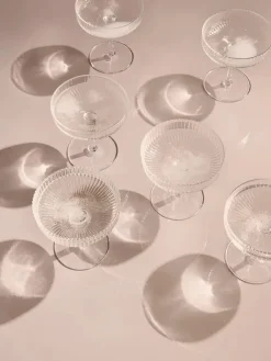 Ferm Living Ripple champagneglas fra><noscript><img width=