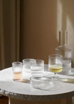 Ferm Living Ripple glas karaffel fra><noscript><img width=