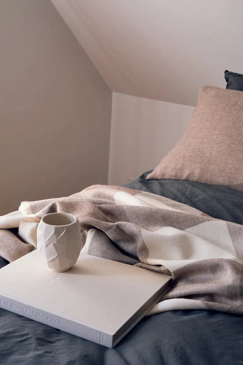 Silkeborg Uldspinderi Santa Fe Plaid, limestone fra> Puder Og Plaider