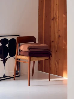 Silkeborg Uldspinderi Season Plaid, beetroot fra> Puder Og Plaider